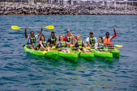 Kajak Tour in Granger Bay mit Blick auf den Tafelberg